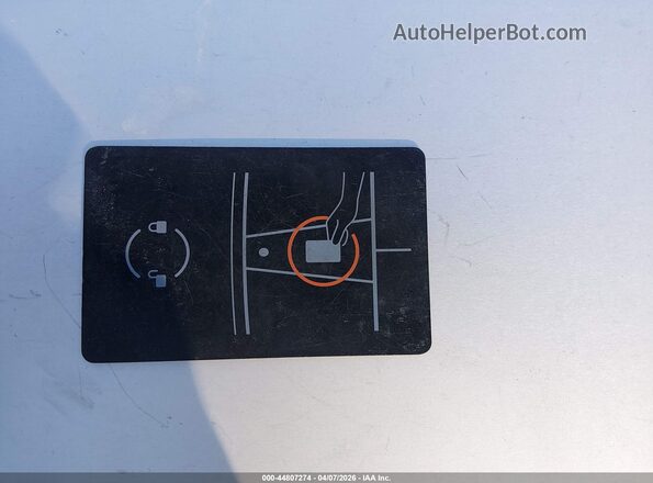 7SAYGDEE2PF840015 2023 TESLA MODEL Y Gray Առջևի վահանակի տեսք