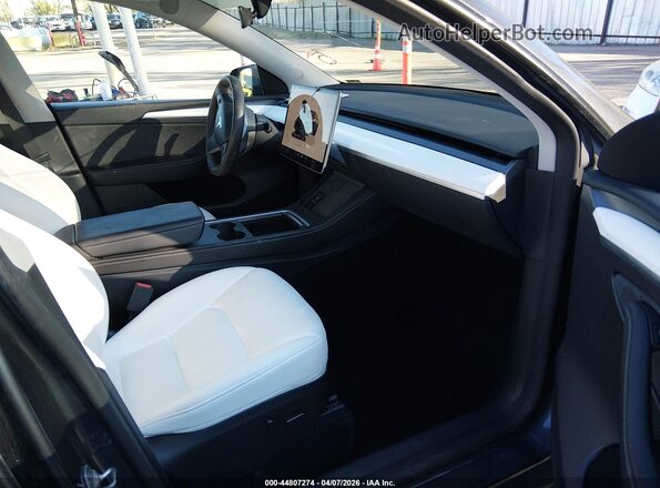 7SAYGDEE2PF840015 2023 TESLA MODEL Y Gray Սալոնի դիմացի տեսք