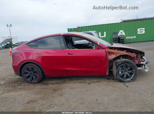 7SAYGDEE2SF287696 2025 TESLA MODEL Y Красный Вид задней части салона