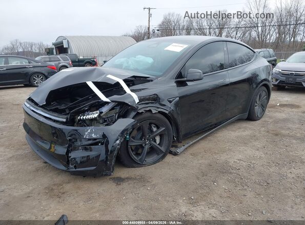 7SAYGDEE3TF554040 2026 TESLA MODEL Y Черный Передняя левая четверть