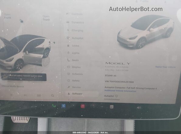 7SAYGDEE4RA257896 2024 TESLA MODEL Y White Widok tylnych siedzeń