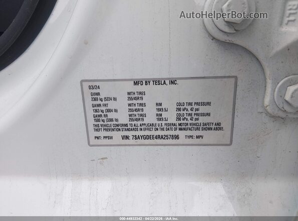 7SAYGDEE4RA257896 2024 TESLA MODEL Y White Widok komory silnika