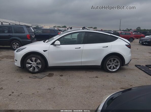 7SAYGDEE4RA257896 2024 TESLA MODEL Y White Widok wnętrza 360 stopni