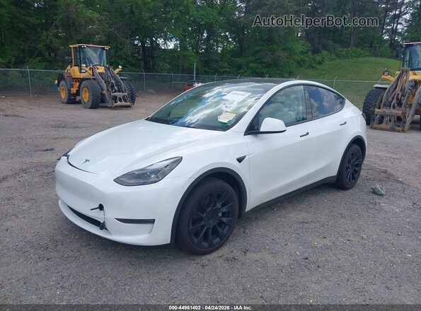 7SAYGDEE4RA268073 2024 TESLA MODEL Y Белый Передняя левая четверть