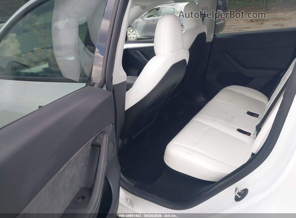 7SAYGDEE4RA268073 2024 TESLA MODEL Y Белый Вид наклейки с VIN-кодом