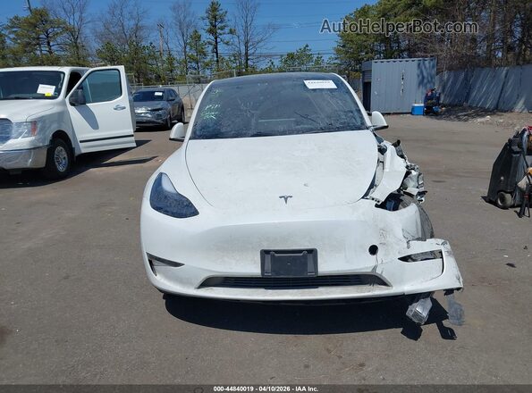 7SAYGDEE5PF763477 2023 TESLA MODEL Y White Widok zestawu wskaźników