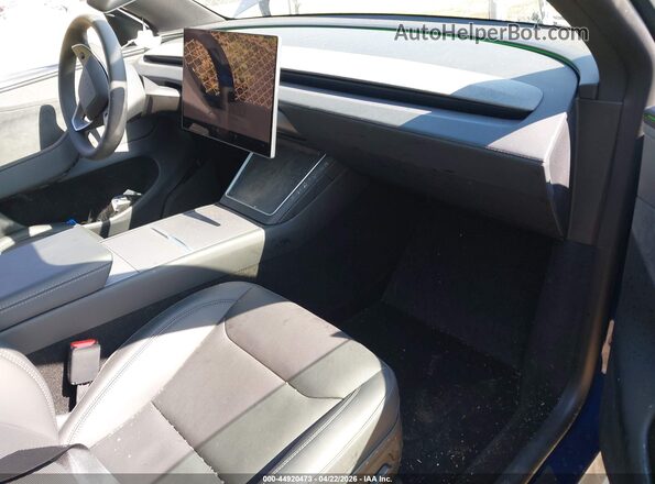 7SAYGDEE5TA634274 2026 TESLA MODEL Y Синий Вид салона спереди