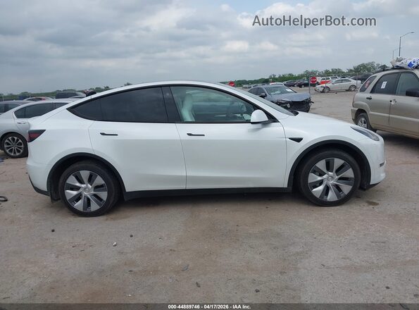 7SAYGDEE6PA094956 2023 TESLA MODEL Y White Vista interior trasera