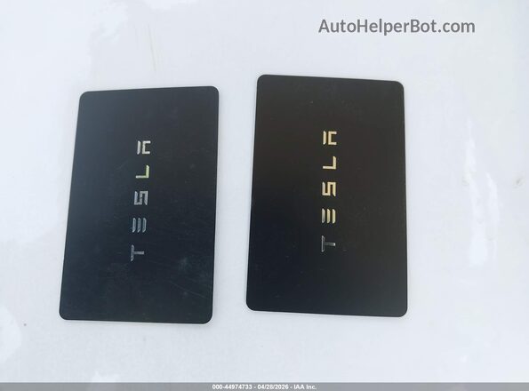 7SAYGDEE6RA223829 2024 TESLA MODEL Y Серый Вид панели приборов
