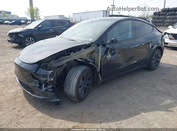 7SAYGDEE6SA360372 2025 TESLA MODEL Y Black Przód lewy