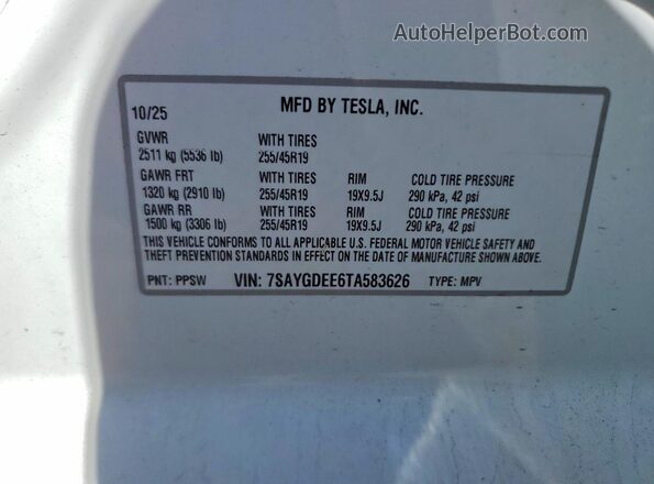 7SAYGDEE6TA583626 2026 TESLA MODEL White ძრავის განყოფილების ხედი