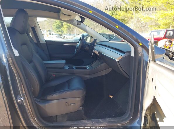 7SAYGDEE7NA021818 2022 TESLA MODEL Y Серый Вид салона спереди
