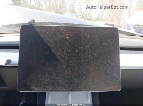 7SAYGDEE7RA299673 2024 TESLA MODEL Y Gray Հետևի նստատեղերի տեսք