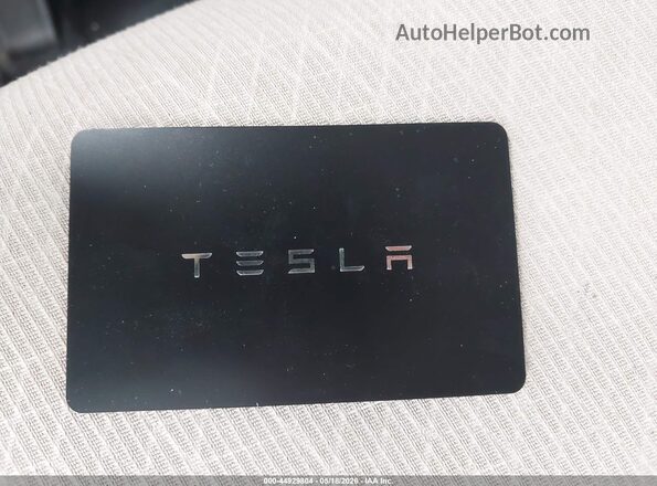 7SAYGDEE7RA299673 2024 TESLA MODEL Y Gray Առջևի վահանակի տեսք