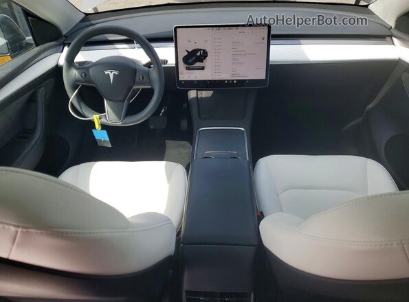 7SAYGDEE7RF001965 2024 TESLA MODEL Black Vista del salpicadero