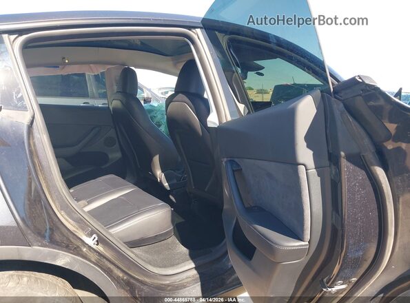 7SAYGDEE7RF163837 2024 TESLA MODEL Y Gray 
