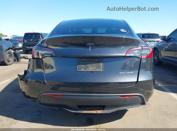 7SAYGDEE7RF163837 2024 TESLA MODEL Y Gray 