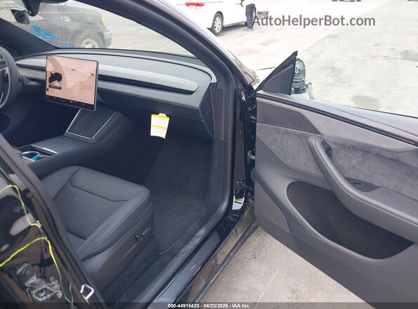 7SAYGDEE7TA628539 2026 TESLA MODEL Y Black Front interior view