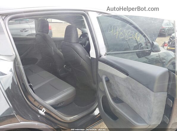 7SAYGDEE7TF412354 2026 TESLA MODEL Y Черный Вид наклейки с VIN-кодом