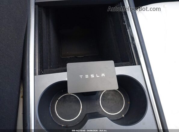 7SAYGDEE8NF368626 2022 TESLA MODEL Y Black წინა პანელის ხედი
