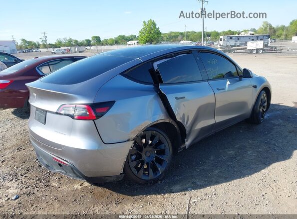 7SAYGDEE8RA299293 2024 TESLA MODEL Y Silver Trasero derecho