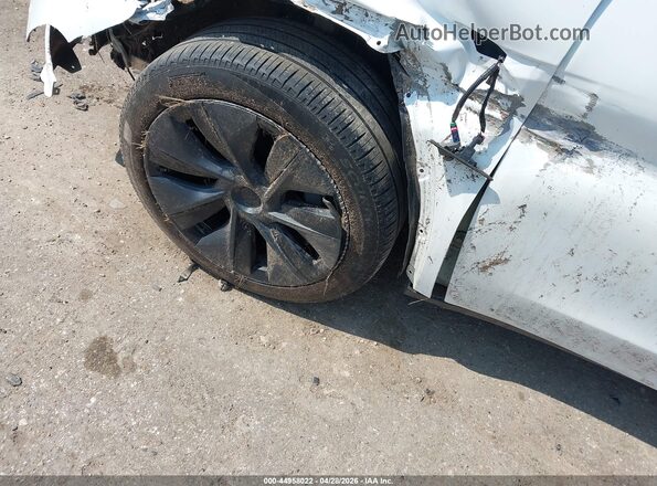 7SAYGDEE8SA370093 2025 TESLA MODEL Y Белый Вид спереди