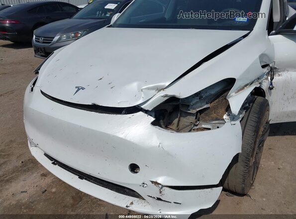 7SAYGDEE8SA370093 2025 TESLA MODEL Y Белый Вид сзади