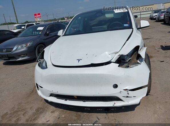 7SAYGDEE8SA370093 2025 TESLA MODEL Y Белый Вид щитка приборов