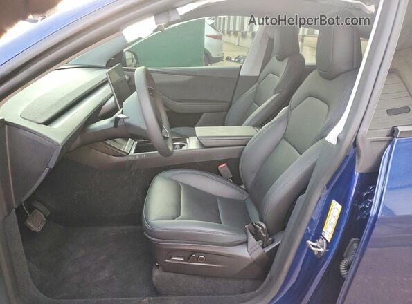 7SAYGDEE8TA390068 2026 TESLA MODEL Blue Vista interior delantera