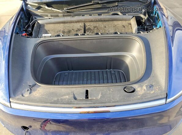 7SAYGDEE8TA390068 2026 TESLA MODEL Blue Vista del compartimento del motor