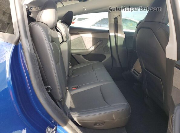 7SAYGDEE8TA390068 2026 TESLA MODEL Blue Vista interior trasera