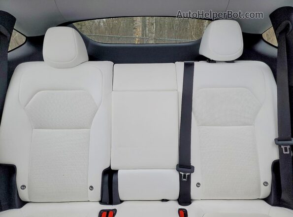 7SAYGDEE8TF323411 2026 TESLA MODEL White უკანა სავარძლების ხედი