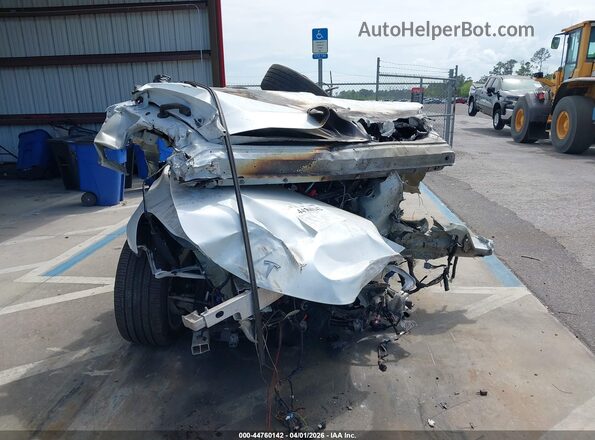 7SAYGDEE9RA253701 2024 TESLA MODEL Y White Սարքավորումների վահանակի տեսք
