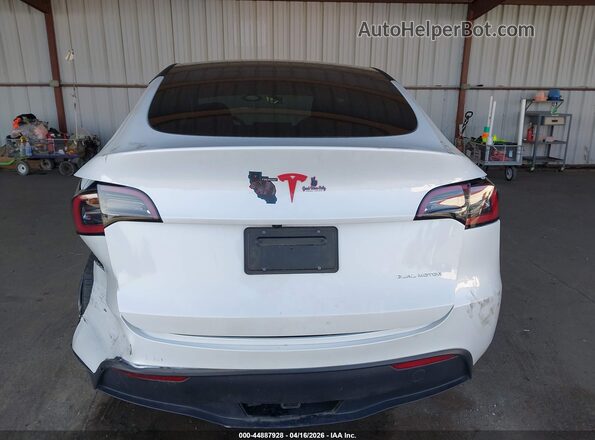 7SAYGDEE9RF206221 2024 TESLA MODEL Y White 