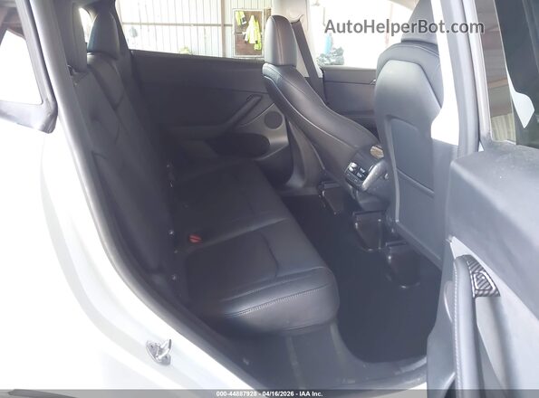 7SAYGDEE9RF206221 2024 TESLA MODEL Y White VIN կոդի պիտակի տեսք