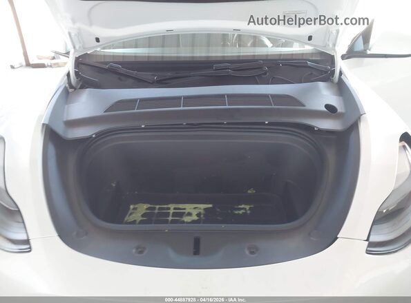 7SAYGDEE9RF206221 2024 TESLA MODEL Y White Հետևի տեսք