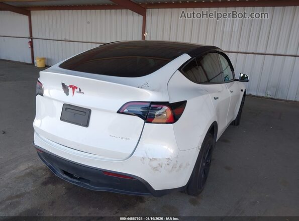 7SAYGDEE9RF206221 2024 TESLA MODEL Y White Հետևի աջ