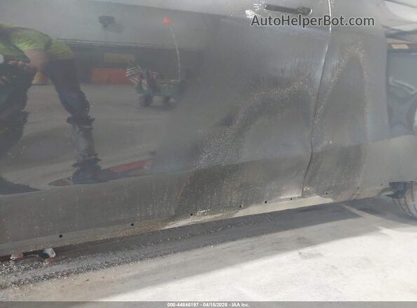 7SAYGDEE9TA444462 2026 TESLA MODEL Y Gray ხელსაწყოთა პანელის ხედი