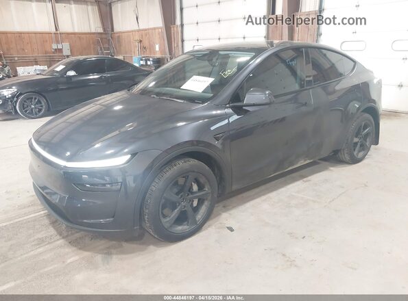 7SAYGDEE9TA444462 2026 TESLA MODEL Y Gray წინა მარცხენა ხედი სამი მეოთხედიდან