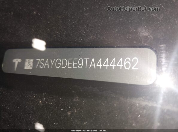 7SAYGDEE9TA444462 2026 TESLA MODEL Y Gray ძრავის განყოფილების ხედი
