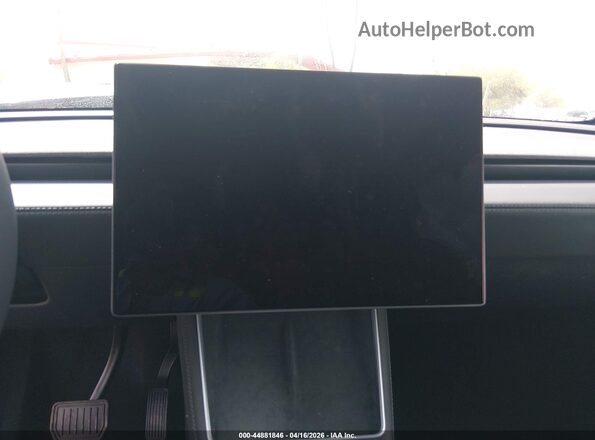 7SAYGDEE9TA668105 2026 TESLA MODEL Y Gray Widok tylnych siedzeń