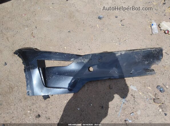7SAYGDEE9TA668105 2026 TESLA MODEL Y Gray Widok deski rozdzielczej