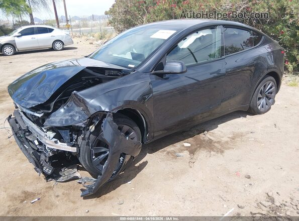 7SAYGDEE9TA668105 2026 TESLA MODEL Y Gray Przód lewy