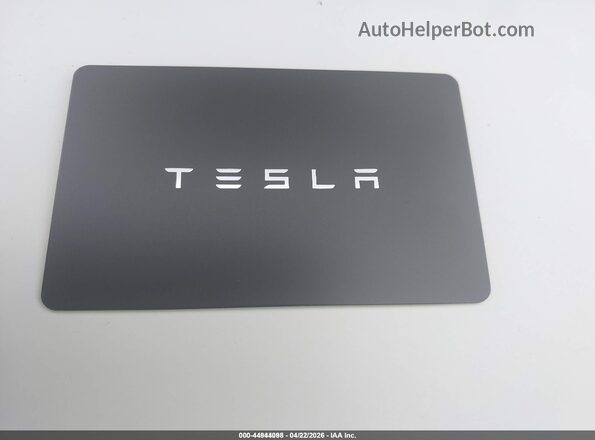 7SAYGDEEXRA262679 2024 TESLA MODEL Y Gray Vista del salpicadero
