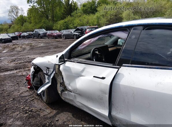 7SAYGDEEXRF200198 2024 TESLA MODEL Y White Սալոնի 360 աստիճան տեսք