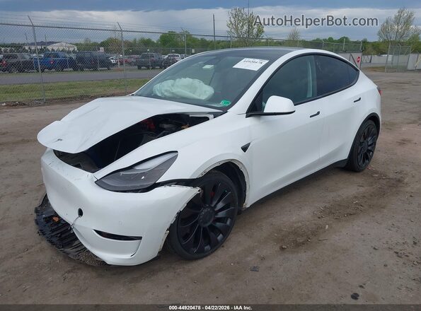 7SAYGDEF0NF448138 2022 TESLA MODEL Y Белый Передняя левая четверть