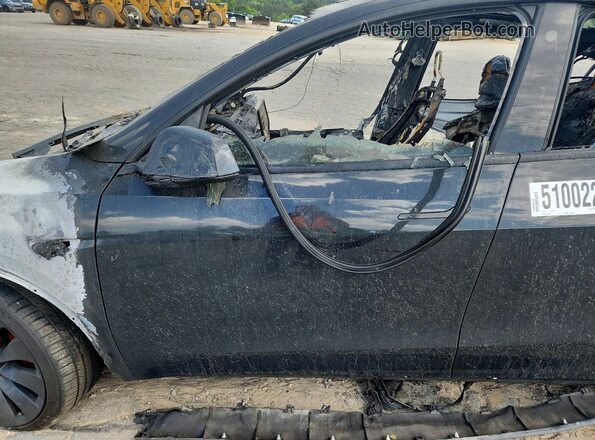 7SAYGDEF0NF462430 2022 TESLA MODEL Черный Вид салона спереди
