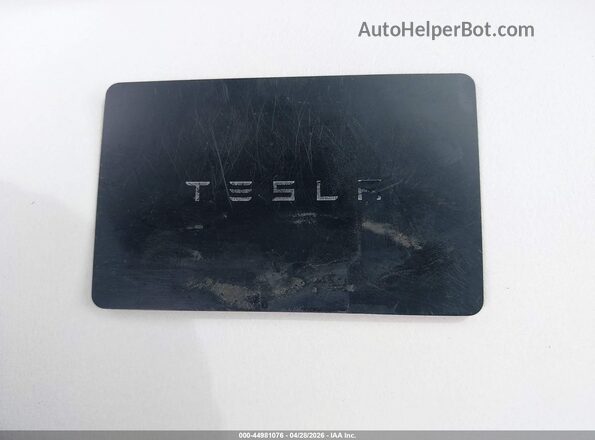7SAYGDEF4PF647213 2023 TESLA MODEL Y Gray Vista del compartimento del motor