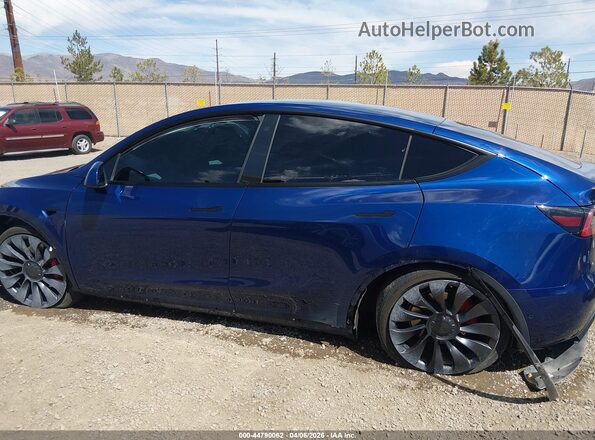 7SAYGDEF5NF393590 2022 TESLA MODEL Y Синий Панорамный вид салона 360°