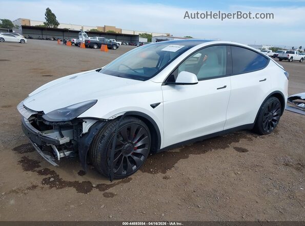 7SAYGDEF5PF850093 2023 TESLA MODEL Y Белый Передняя левая четверть